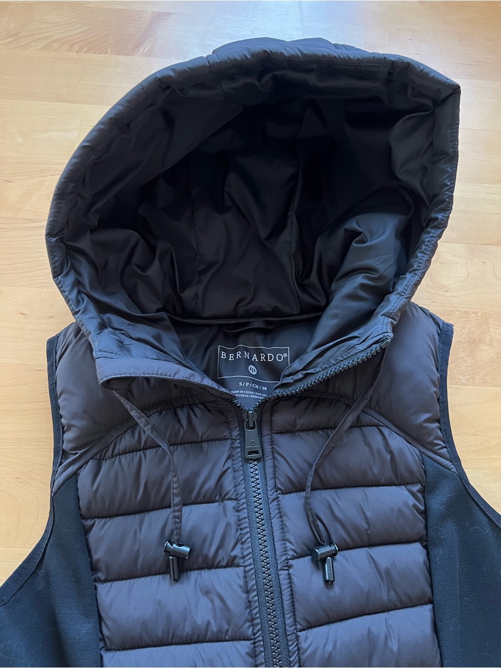 Bernardo Black Quilted Hooded Puffer Vest - Picture 2 of 9